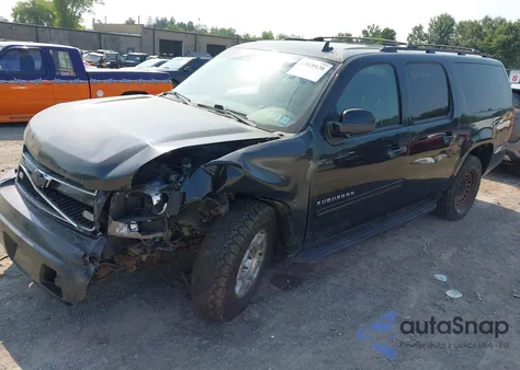 2011 Chevrolet Suburban 1500 Ls z USA, uszkodzony, nr VIN 1GNSKHE33BR268213